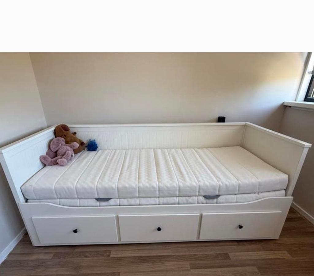 IKEA Hemnes Bedbank met 1 lade - Wit, Huis en Inrichting, Slaapkamer | Bedden, Gebruikt, Wit, Tweepersoons, Ophalen of Verzenden