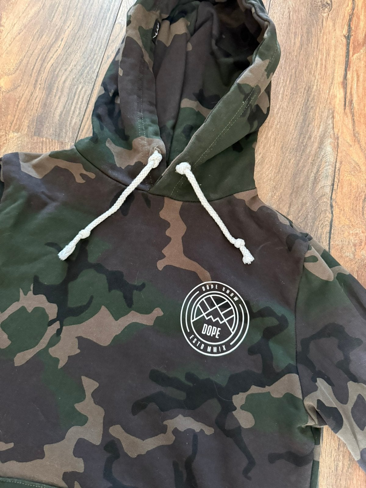 Dope leger print sweater / trui met capuchon in maat 164, Ophalen of Verzenden, Zo goed als nieuw, Jongen, Trui of Vest