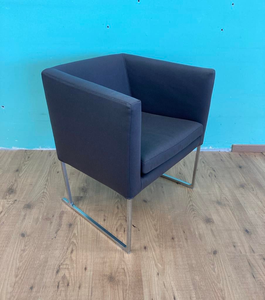 B&B Italia Sedia Solo Fauteuil - Stijlvol en Comfortabel, Huis en Inrichting, Fauteuils, Ophalen, Minder dan 75 cm, Zo goed als nieuw