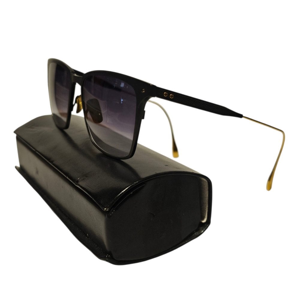 Dita Voyager DRX2084 B PLD-NVY Zonnebril, Dita, Gebruikt, Support@dita.com, 9191 Irvine Center Drive, Suite 300
Irvine, CA 92618
USA