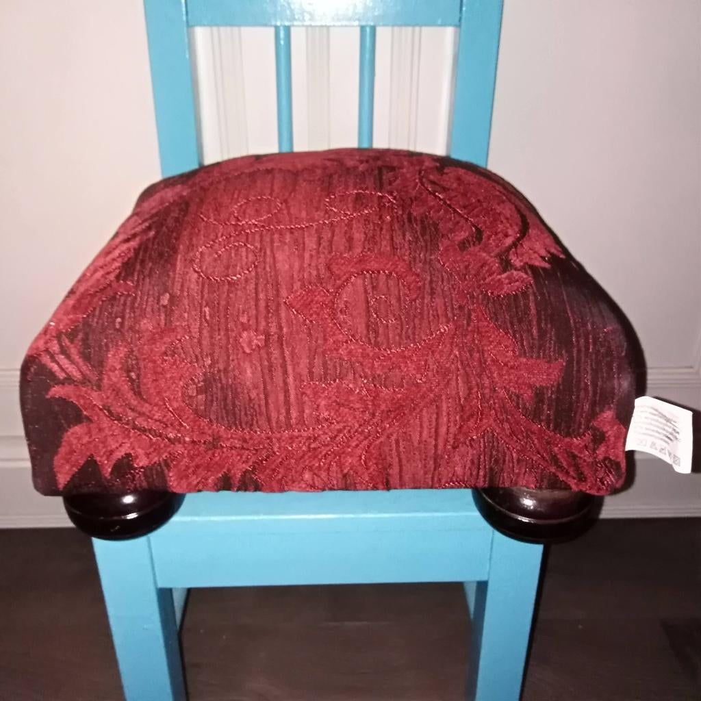 Voetenbankje barok fluweel rood, Huis en Inrichting, Banken | Voetenbanken en Poefen, Gebruikt, Minder dan 50 cm, Minder dan 50 cm