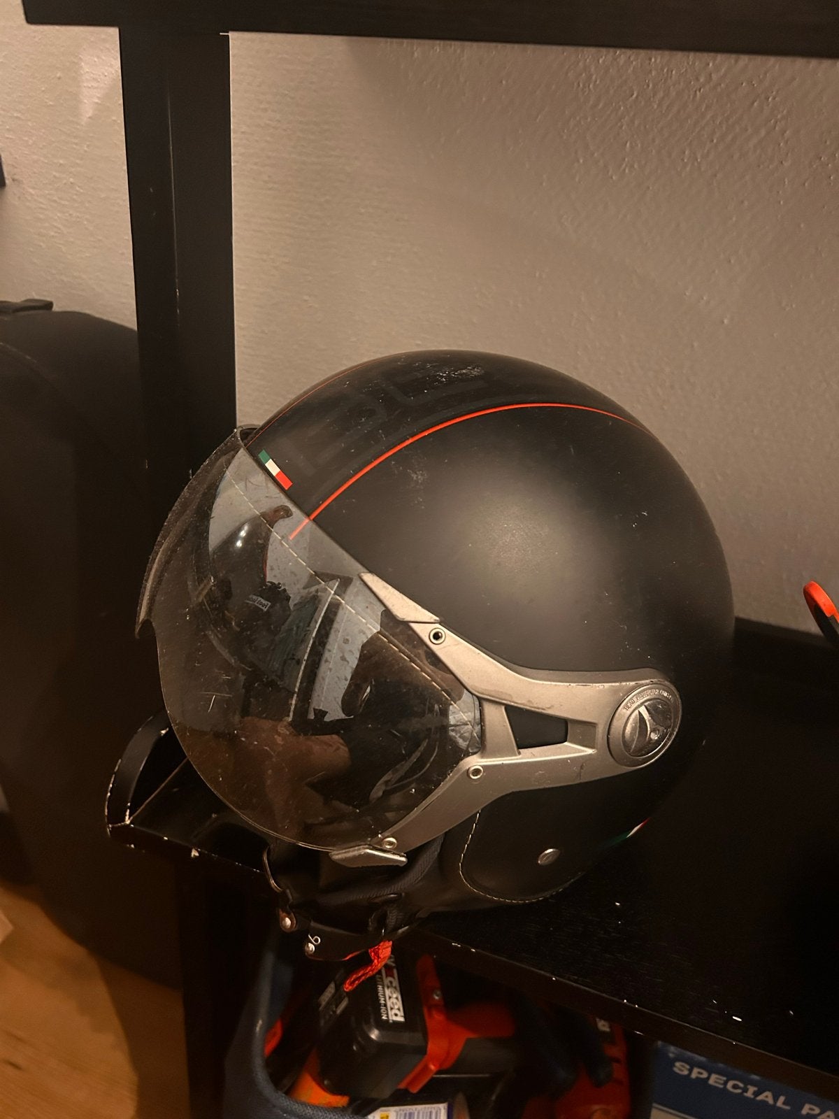 Gebruikte scooterhelm - Zwart met Italiaanse streep, Ophalen, Gebruikt