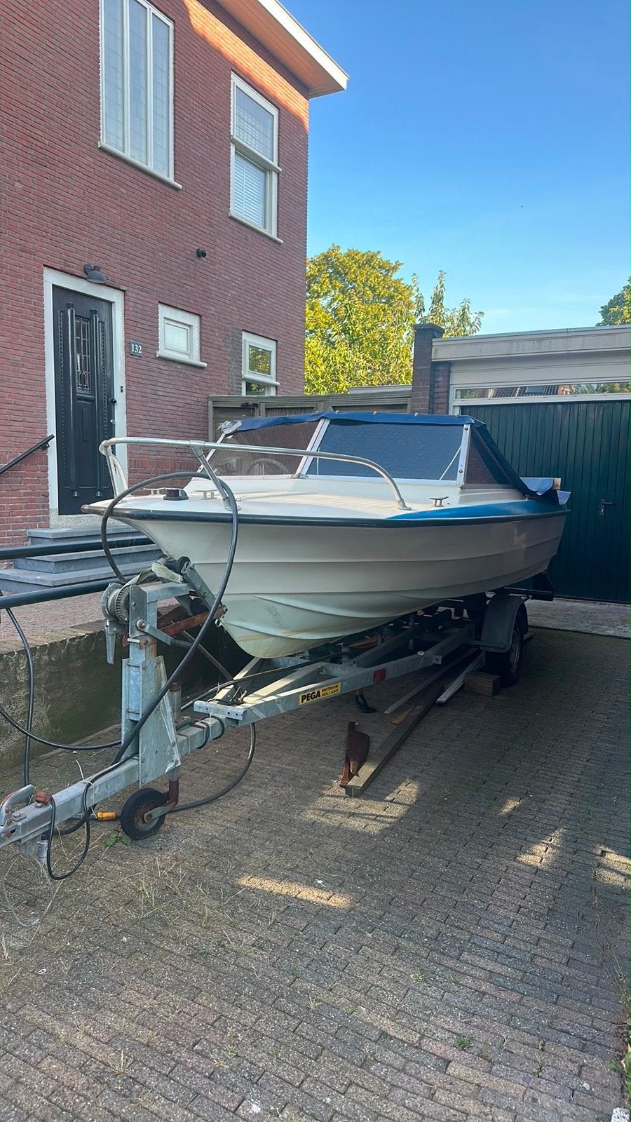 Motorboot met trailer - Ideaal voor dagtochten, Watersport en Boten, Ophalen, Gebruikt, Polyester, Buitenboordmotor
