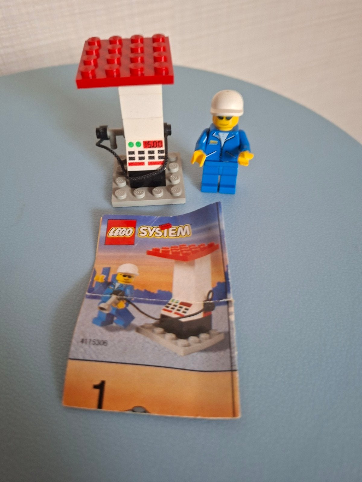 LEGO System Benzinepomp met minifiguur en instructies, Ophalen of Verzenden, Gebruikt, Overige merken