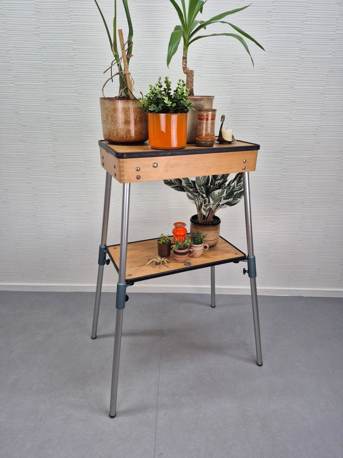 Plantentafel (Karba filmprojector tafel) Vintage bijzettafel, Tuin en Terras, Ophalen of Verzenden, ., ., .