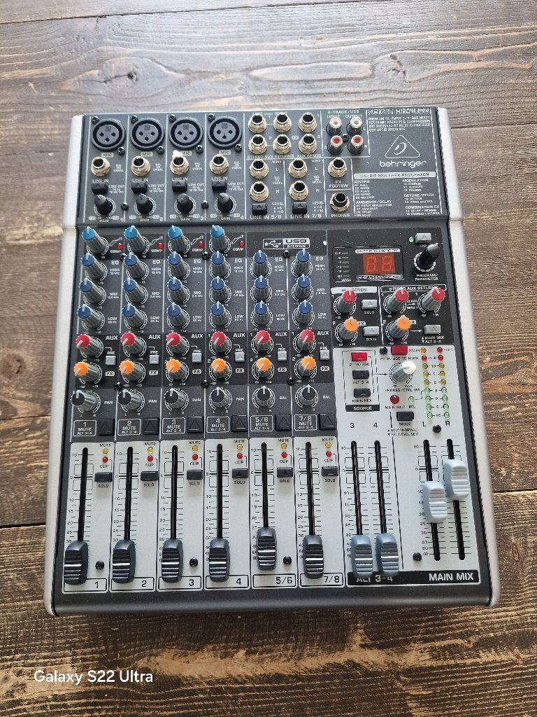 Behringer Xenyx X1204USB mengpaneel, Ophalen of Verzenden, Zo goed als nieuw, 10 tot 20 kanalen, Microfooningang