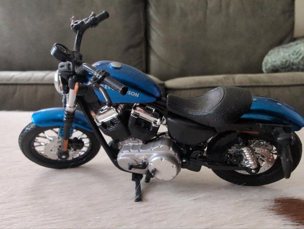 Harley Davidson Sportster 1200 op schaal., Hobby en Vrije tijd, Modelbouw | Auto's en Voertuigen, Overige merken, Auto, Groter dan 1:32