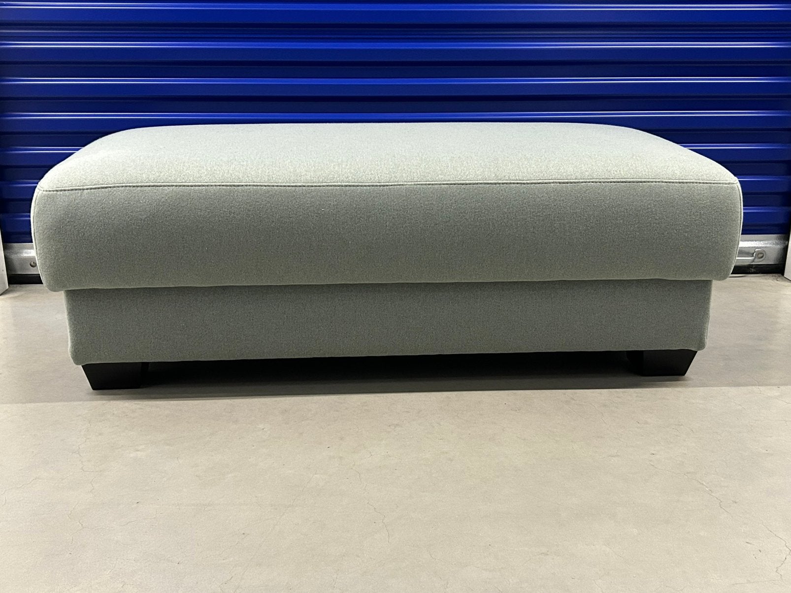 Te koop HOCKER, 100 tot 125 cm, Ophalen of Verzenden, Zo goed als nieuw, Stof