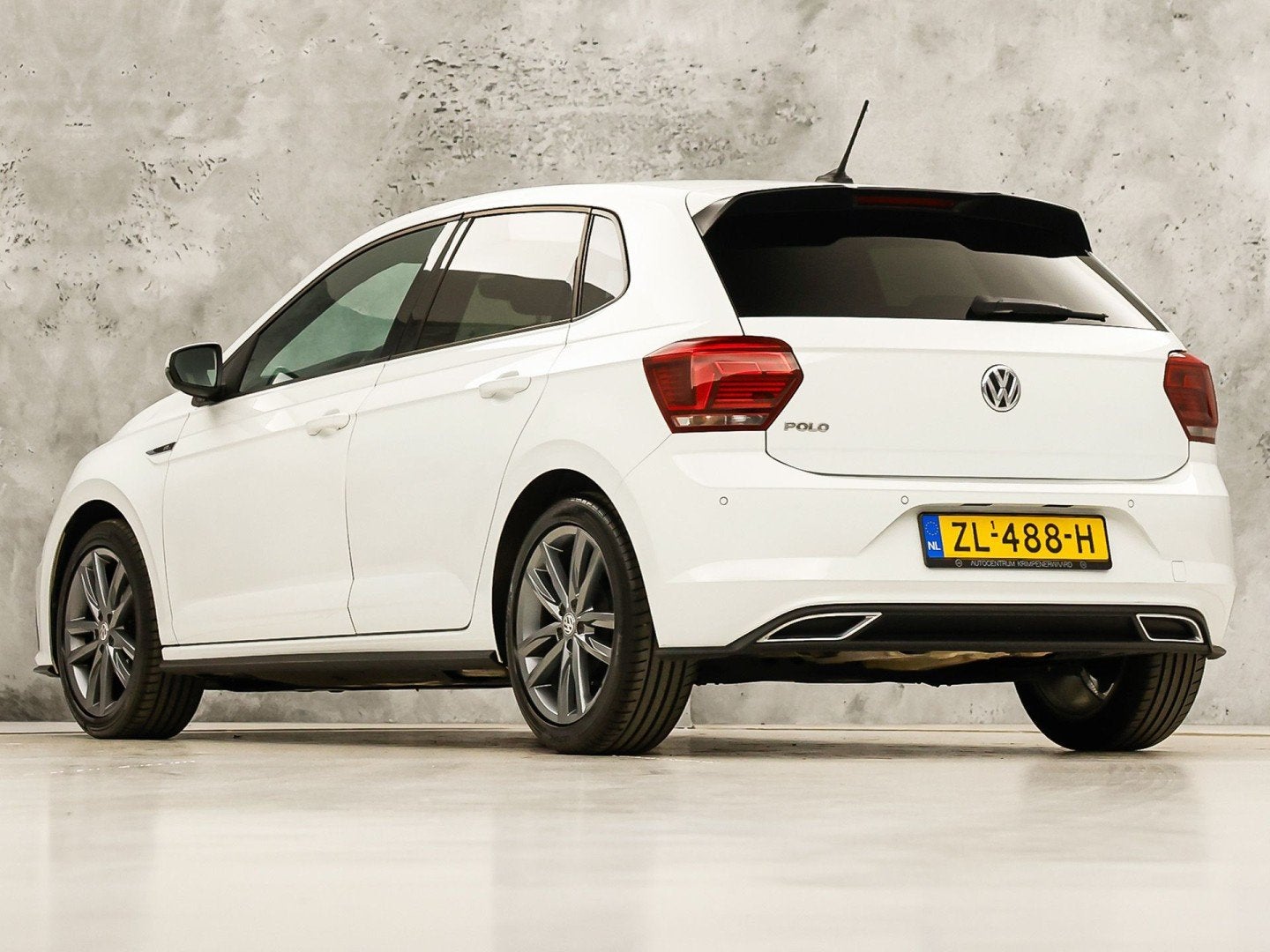 Volkswagen Polo 1.0 TSI R-Line Sport Automaat (VIRTUAL COCKP, 12 maanden, Gebruikt, 95 pk, Leder en Stof