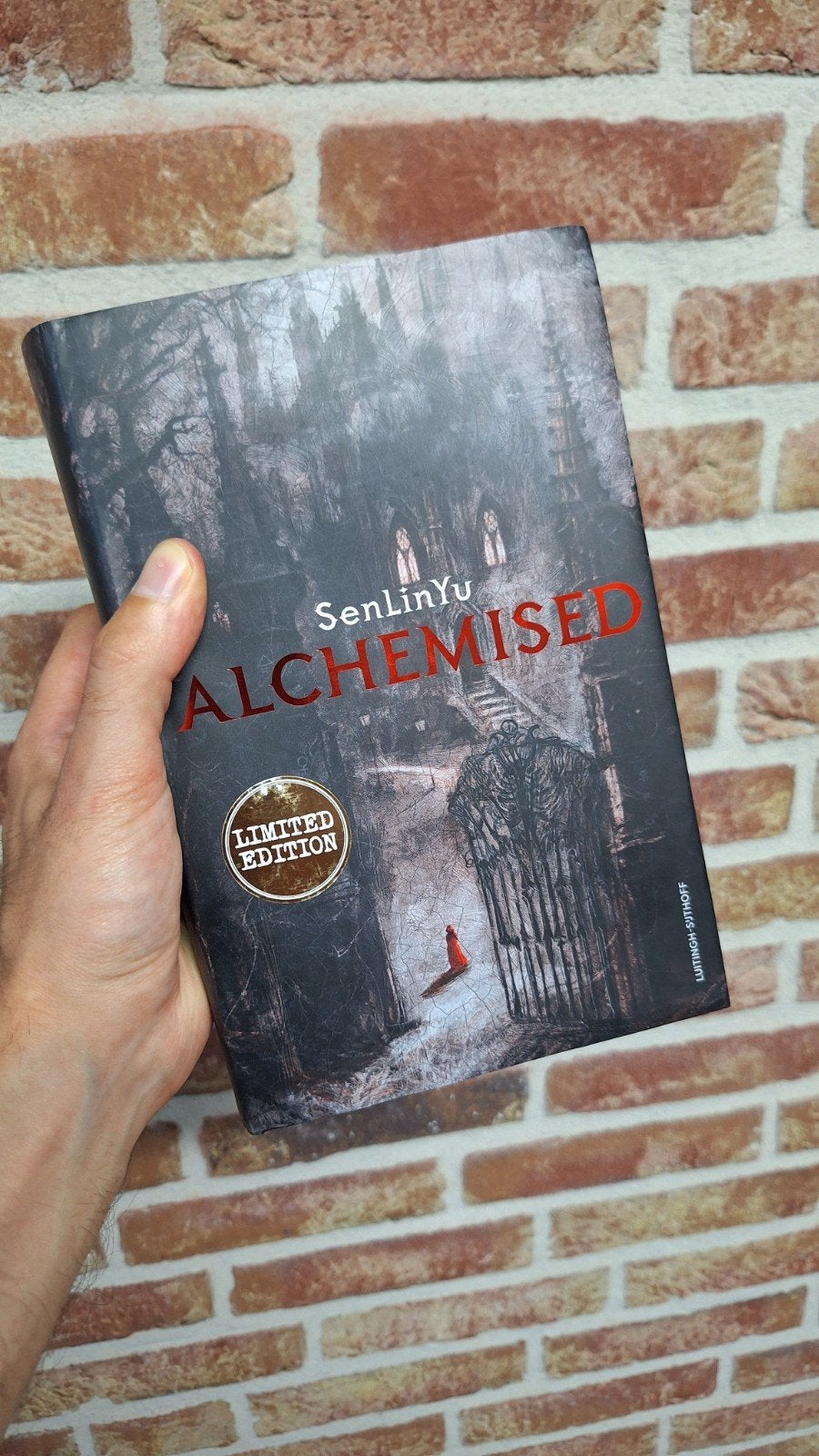 Alchemised - Senlinyu (Limited Edition), Boeken, Fantasy, Zo goed als nieuw, Ophalen of Verzenden