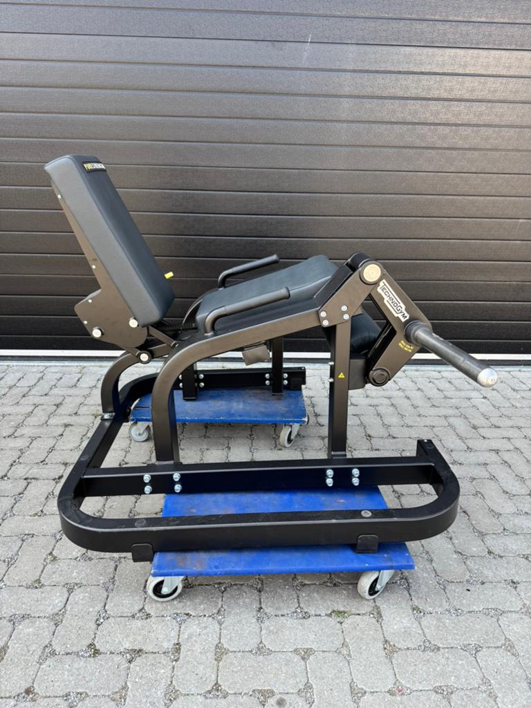 Technogym Pure Strength super combo! Leg Extension Leg Curl