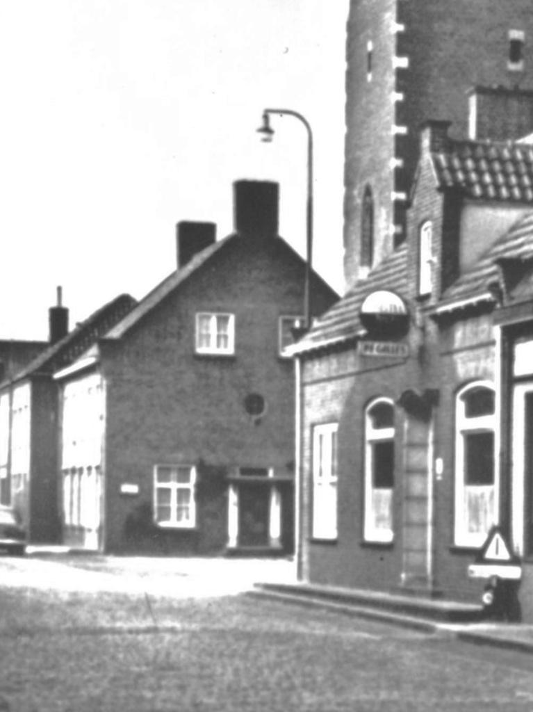 988117 IJzendijke 1966 Z Koninginnestraat _Nette oude kaart, Ophalen of Verzenden, 1960 tot 1980, Ongelopen, Zeeland