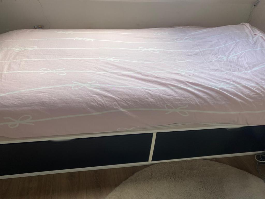 Zwart wit eenpersoonsbed met lades 90x200 cm, Huis en Inrichting, Slaapkamer | Bedden, Ophalen, Gebruikt, 90 cm, Eenpersoons