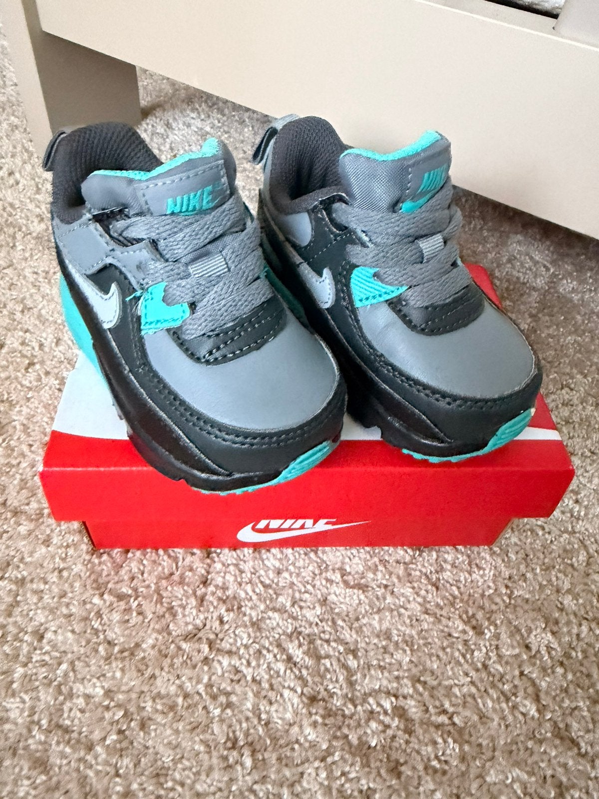Nikes, Kinderen en Baby's, Babykleding | Schoentjes en Sokjes, Ophalen of Verzenden, Zo goed als nieuw, Schoentjes