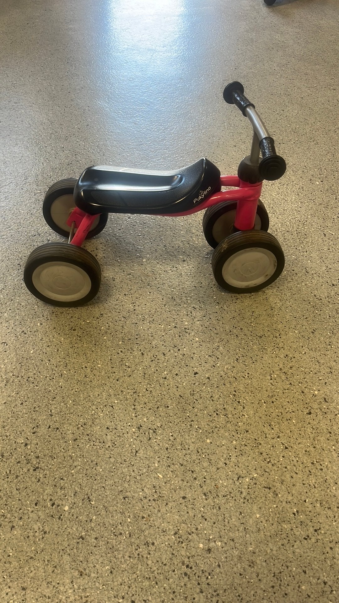 Nette pucky loopfiets, Ophalen, Zo goed als nieuw, Loopfiets