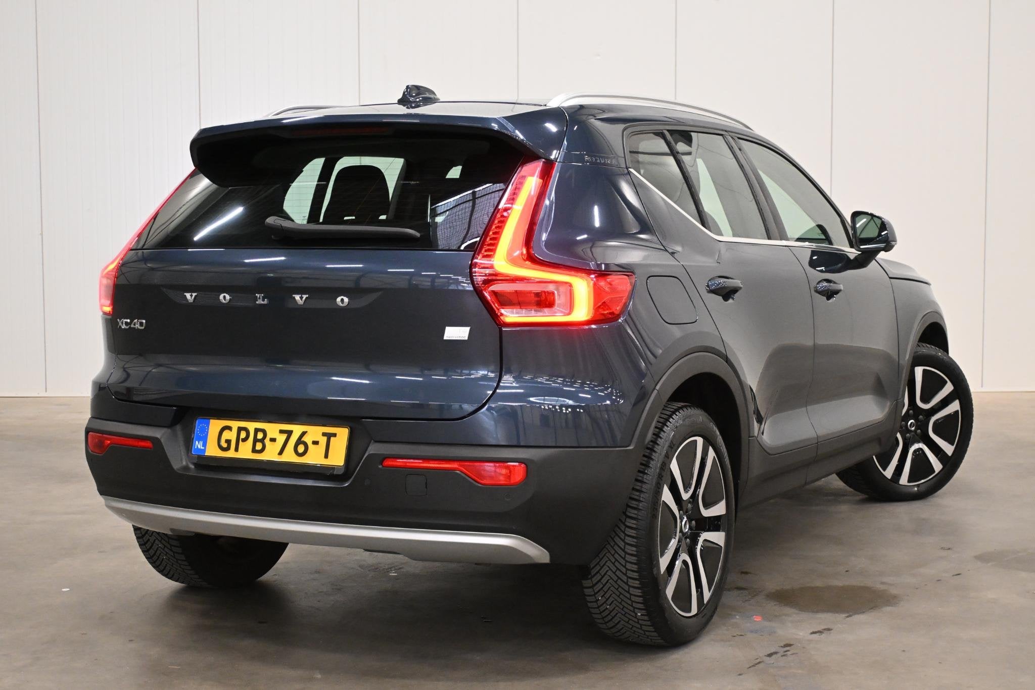 Volvo XC40 1.5 T5 Recharge Inscription | WEGKLAPBARE TREKHAA, Auto's, Dealer onderhouden, Stof, Euro 6, 1712 kg