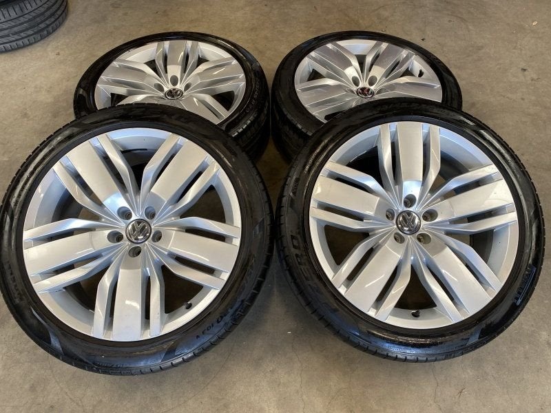 20 inch originele velgen + zomerbanden Volkswagen Tiguan 245, -, -, Banden en Velgen, Ophalen of Verzenden