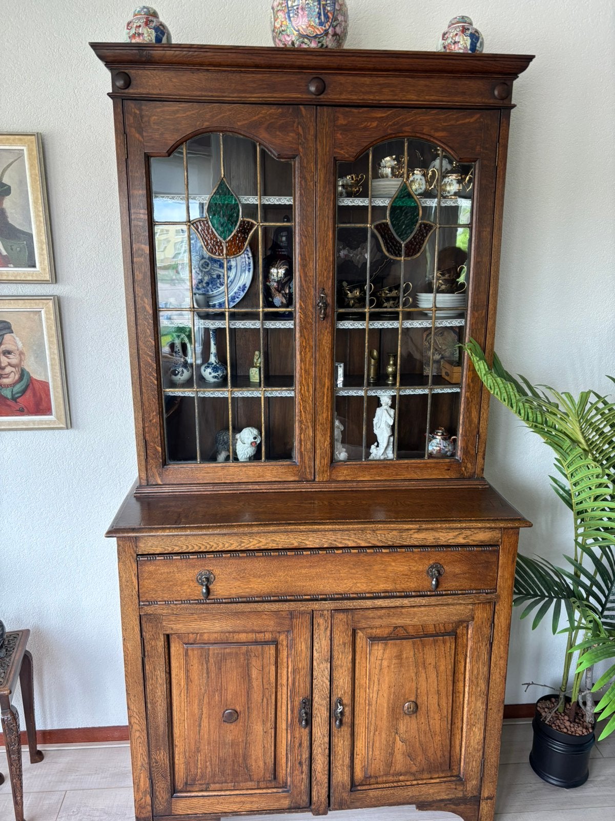 Eiken vitrine kast, Ophalen