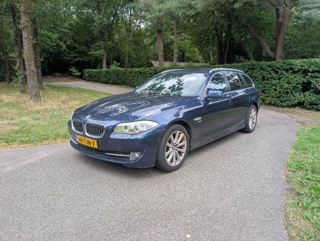 BMW 5-Serie 3.0 XD 530 Touring AUT 2012 Blauw, Auto's, BMW, Automaat, Euro 5, Zwart, 2993 cc