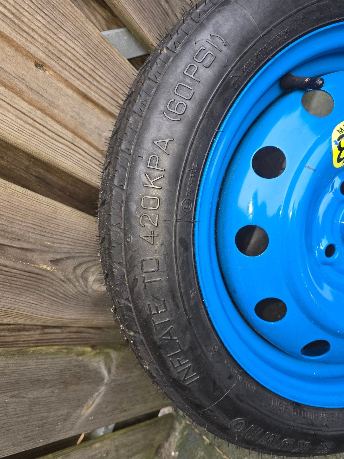 KUMHO T125/80D15 Thuisbrenger - Blauwe Velg, Ophalen of Verzenden, Gebruikt, Mercedes-Benz
