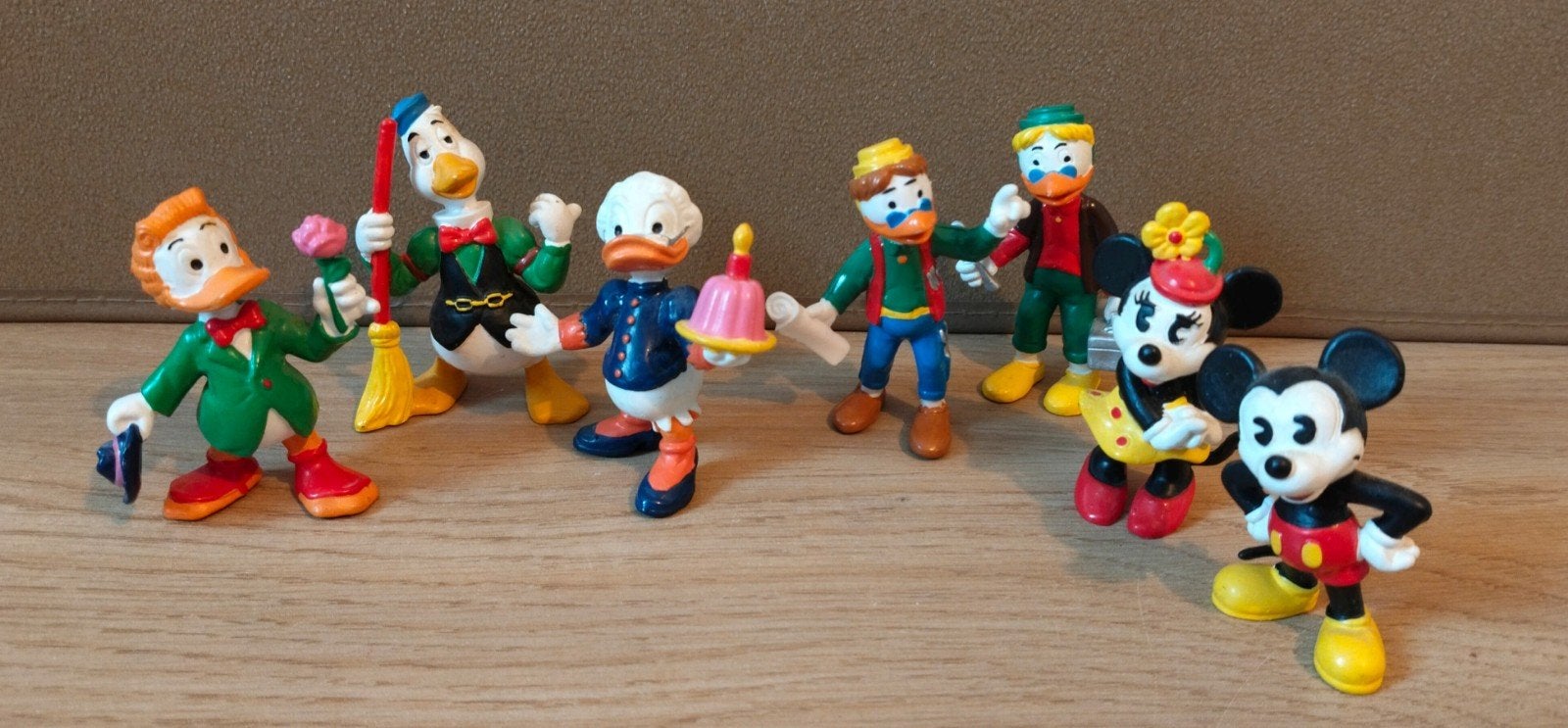 Vintage Bully 1984 Donald,Guus,Willie,Oma,Gijs,Mickey,Minnie, Verzenden, Zo goed als nieuw, Beeldje of Figuurtje