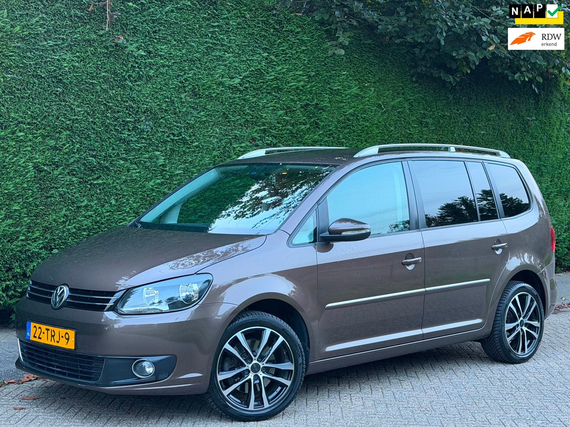 Volkswagen Touran 1.4 TSI Highline RIJDT SUPER!/AUTOMAAT/APK, Euro 5, Gebruikt, Zwart, Bruin