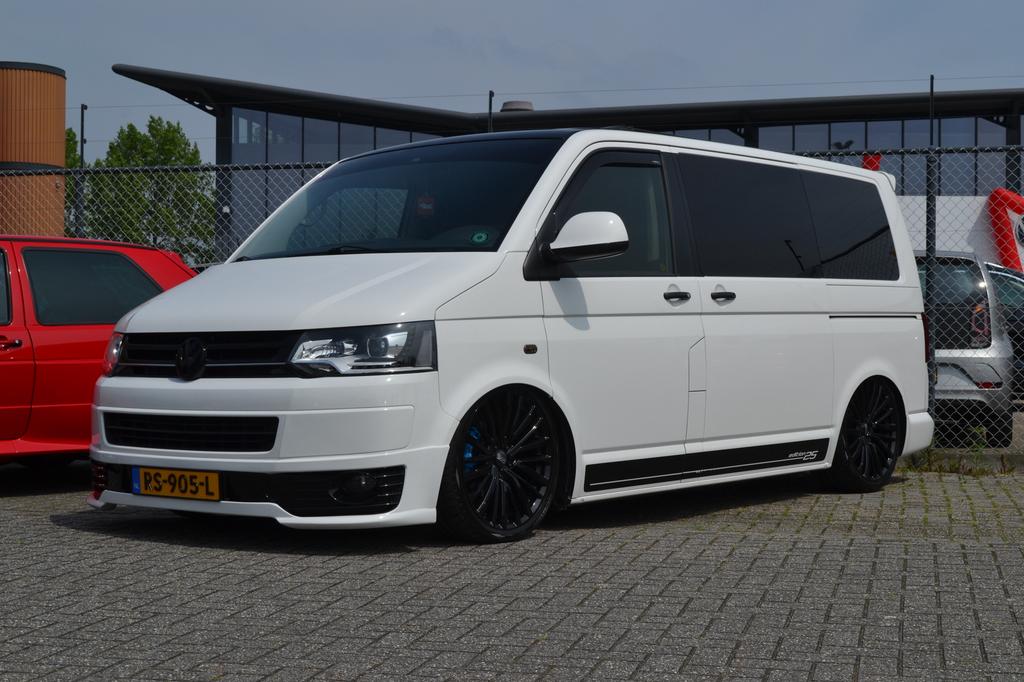 VW transporter Multivan Edition 25 DSG 140 PK, Euro 5, Stof, 4 cilinders, 241 €/maand