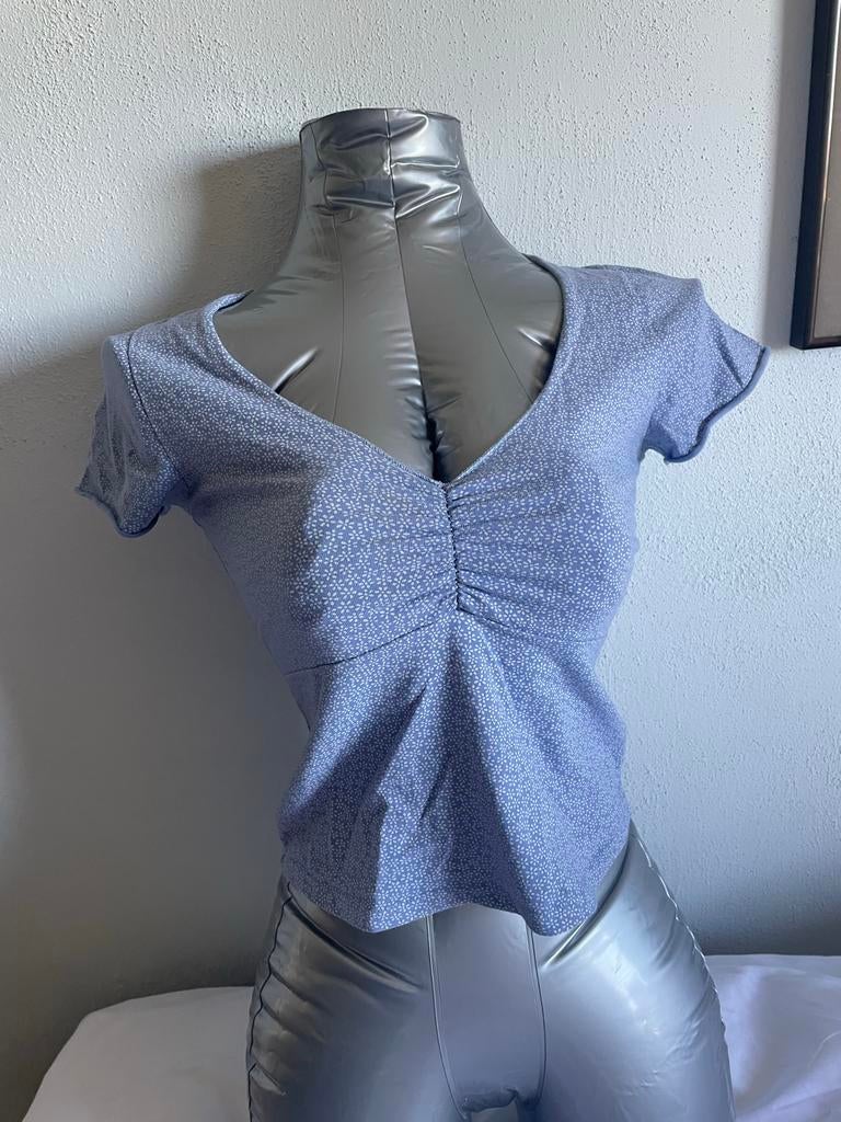 Brandy Melville Lichtblauw Bloemetjes Top, Korte mouw, Maat 34 (XS) of kleiner, Gedragen, Verzenden