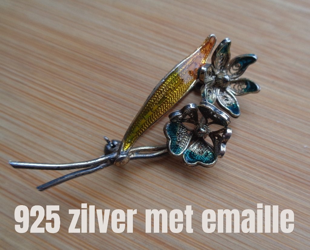 zilveren filigrain broche met emaille [1004], Overige materialen, 4 tot 7 cm, Verzenden, Zo goed als nieuw