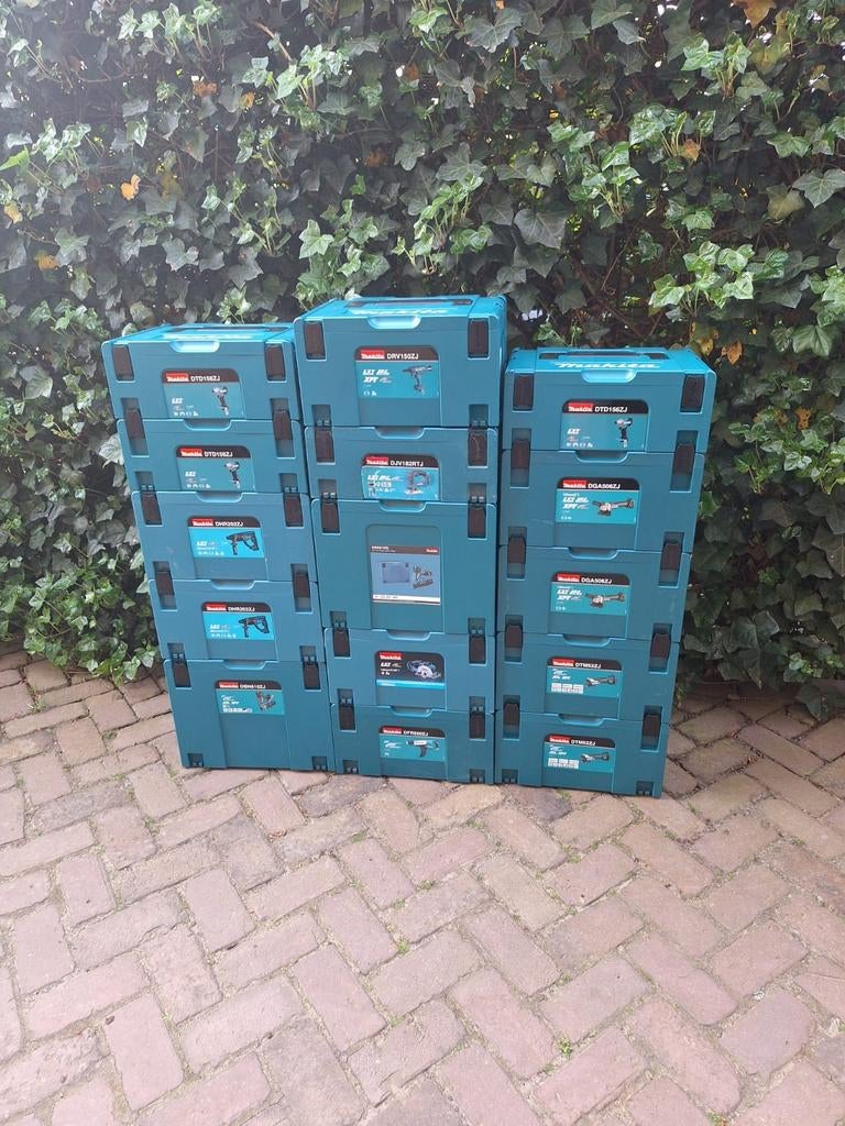 Diverse Makita Systainers, Doe-het-zelf en Verbouw, Kratten en Dozen, Ophalen, Doos, Minder dan 50 cm, Minder dan 40 cm