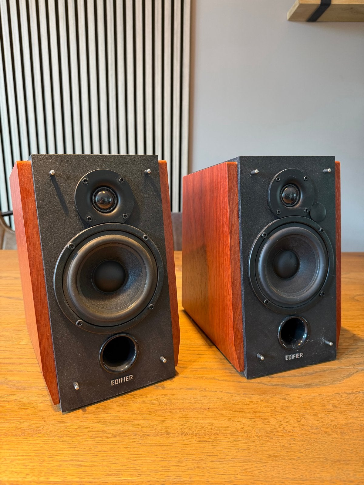 Edifier R1700BT Bluetooth Boekenplank Speakers, Overige merken, Ophalen of Verzenden, Zo goed als nieuw, 60 tot 120 watt