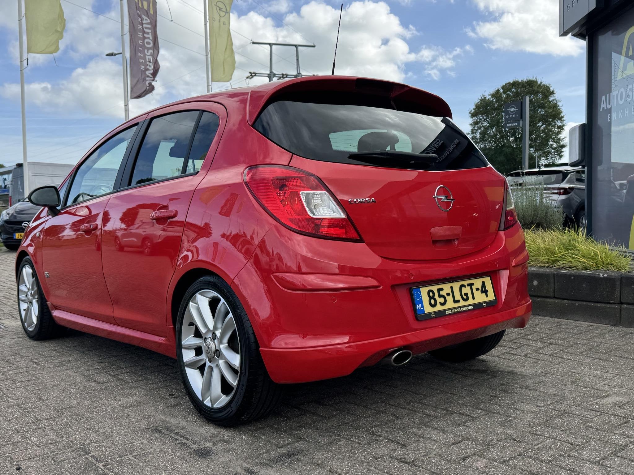 Opel Corsa 1.4-16V Cosmo AUT Rijklaar incl beurt en 6m garan, Auto's, Gebruikt, 4 cilinders, 49 €/maand, 1364 cc