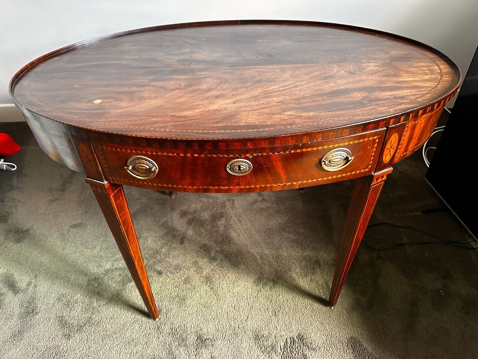 Antieke Ovale Tafel met Fraai Inlegwerk en Lade, Ophalen