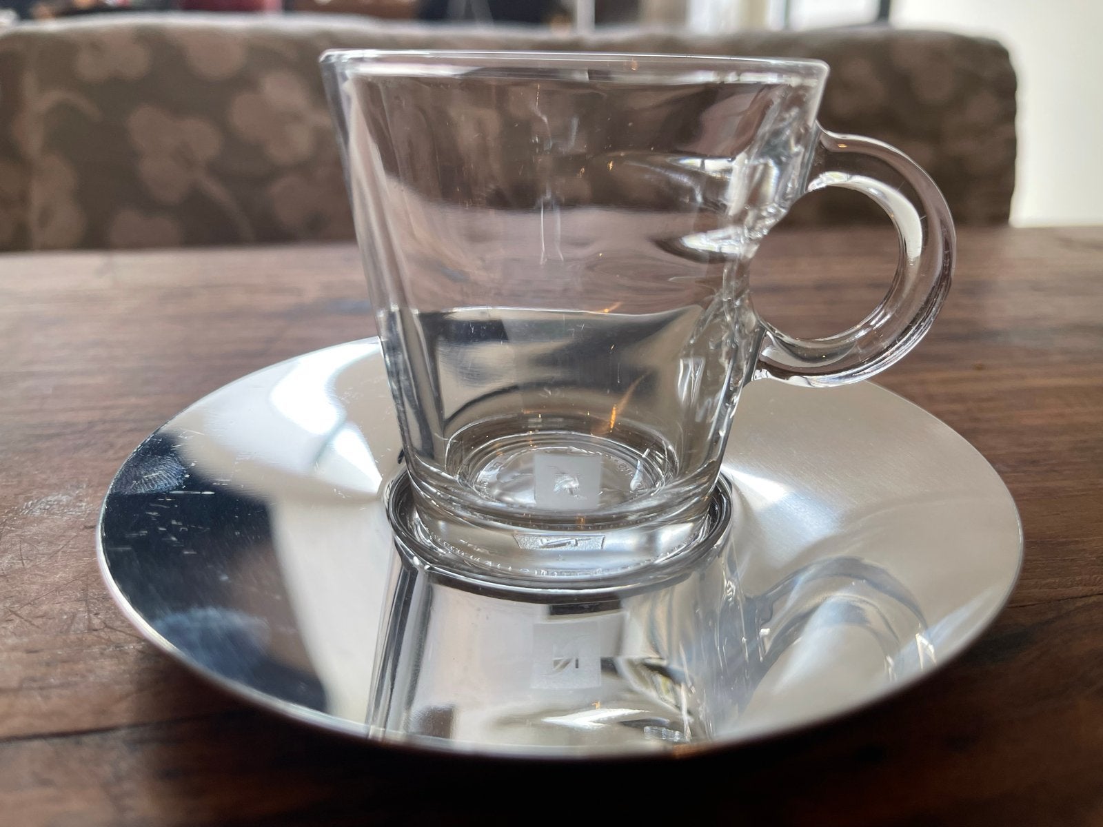 4x Nespresso Glazen Kopjes met RVS Schotels, Overige merken, Ophalen of Verzenden, Overige stijlen, Kop(pen) en/of Schotel(s)