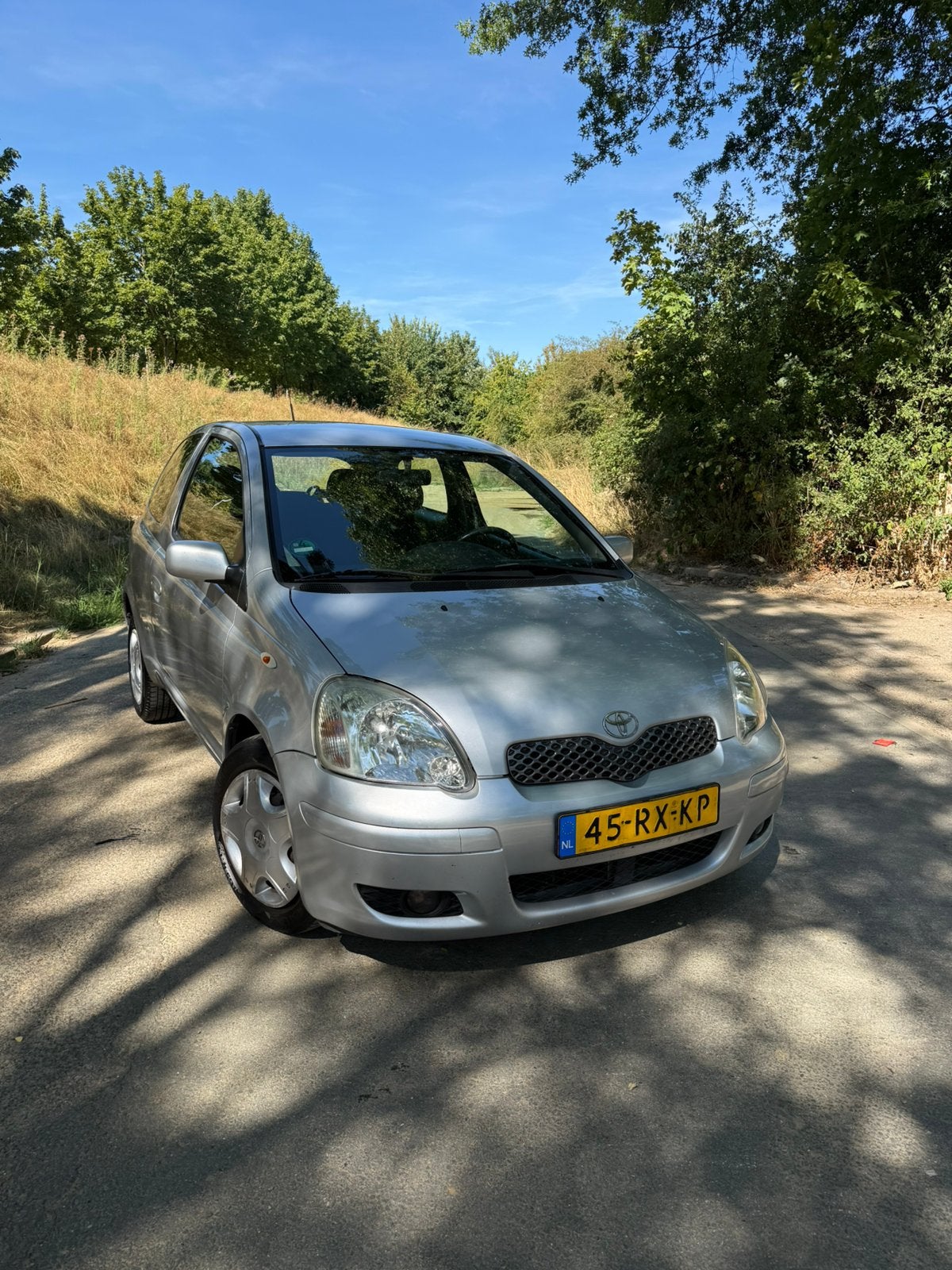 Toyota Yaris 1.3 16V Vvti 3DR Airco  Linea Terra 2005 Grijs, Voorwielaandrijving, 31 €/maand, 4 cilinders, 400 kg