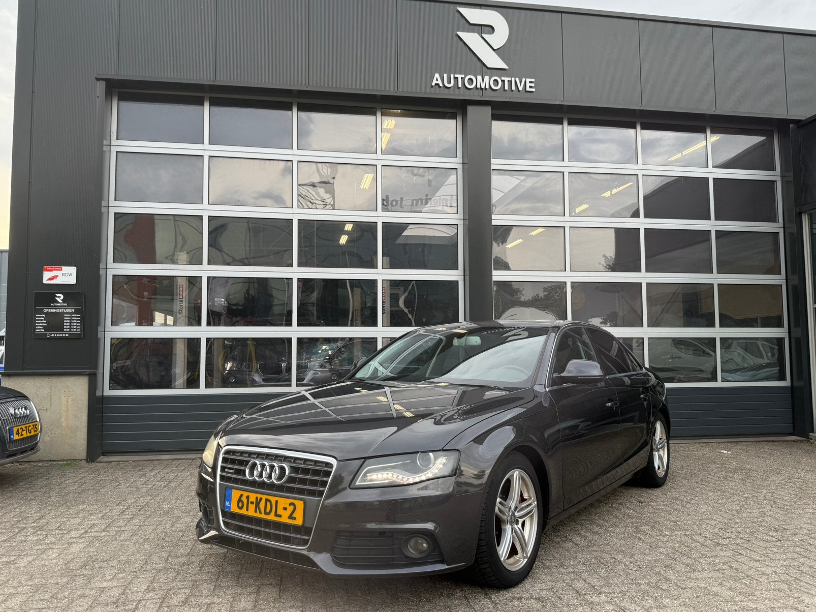 Audi A4 3.2 FSI Quattro 195KW 2007 Grijs, Auto's, Audi, Euro 5, Parkeerassistent, A4, Handgeschakeld