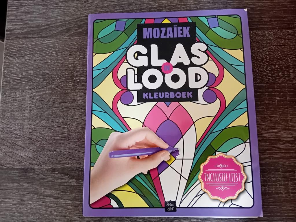Glas in lood kleurboek, Hobby en Vrije tijd, Knutselen, Ophalen of Verzenden