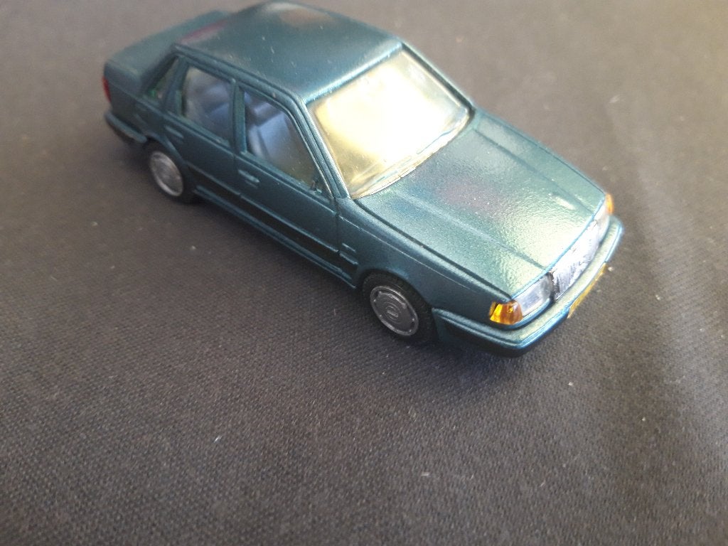 Volvo 460 GL blauw metallic - AHC models 1:43, Hobby en Vrije tijd, Ophalen of Verzenden, Gebruikt, Auto, Overige merken