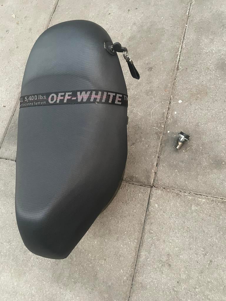 Zip zadel en buddy, Ophalen, Zo goed als nieuw, Zadel, Piaggio