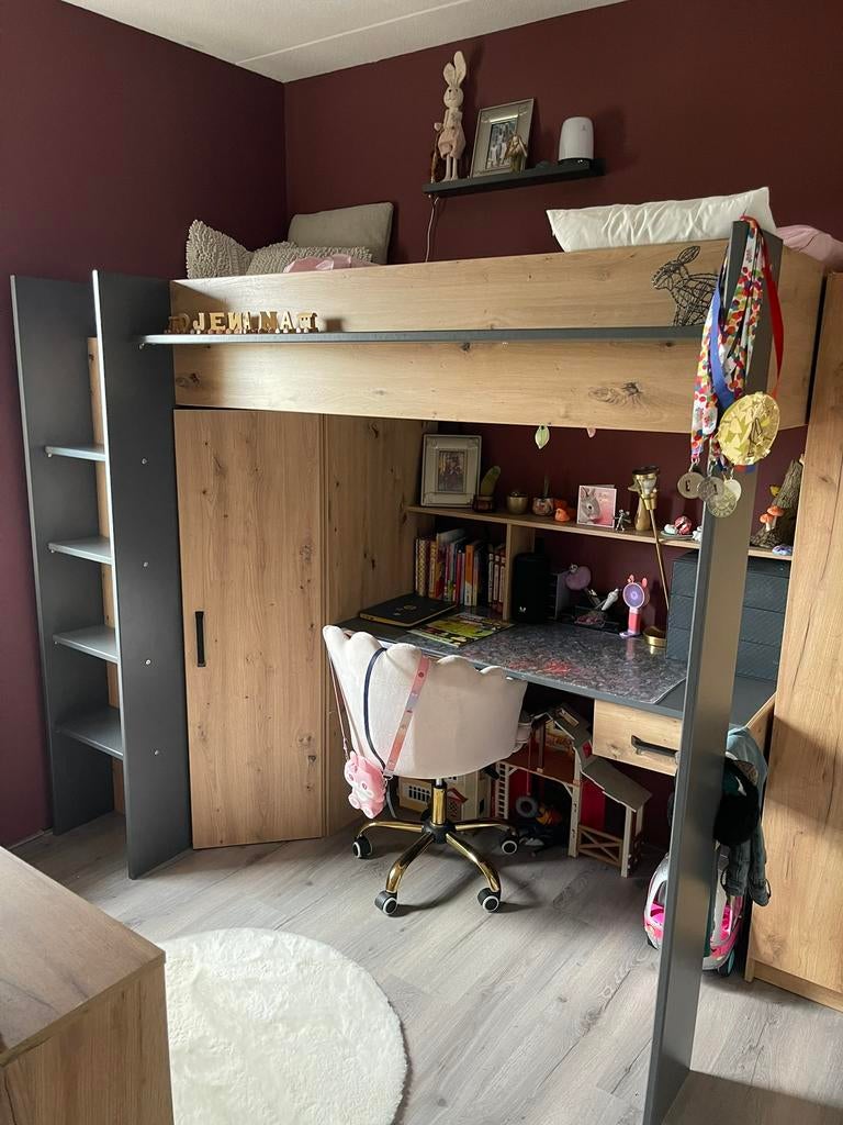 Mooie hoogslaper met kast en bureau 3 jaar oud, Ophalen, Zo goed als nieuw, Hoogslaper