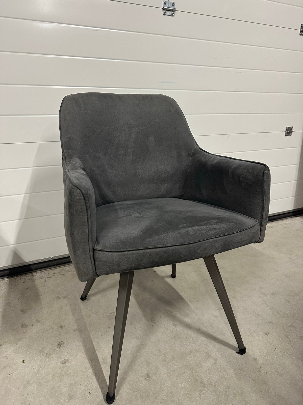 Moderne eetkamerstoel - Grijs stof of Zwart leer, Huis en Inrichting, Stoelen, Ophalen, Gebruikt, Metaal, Eén
