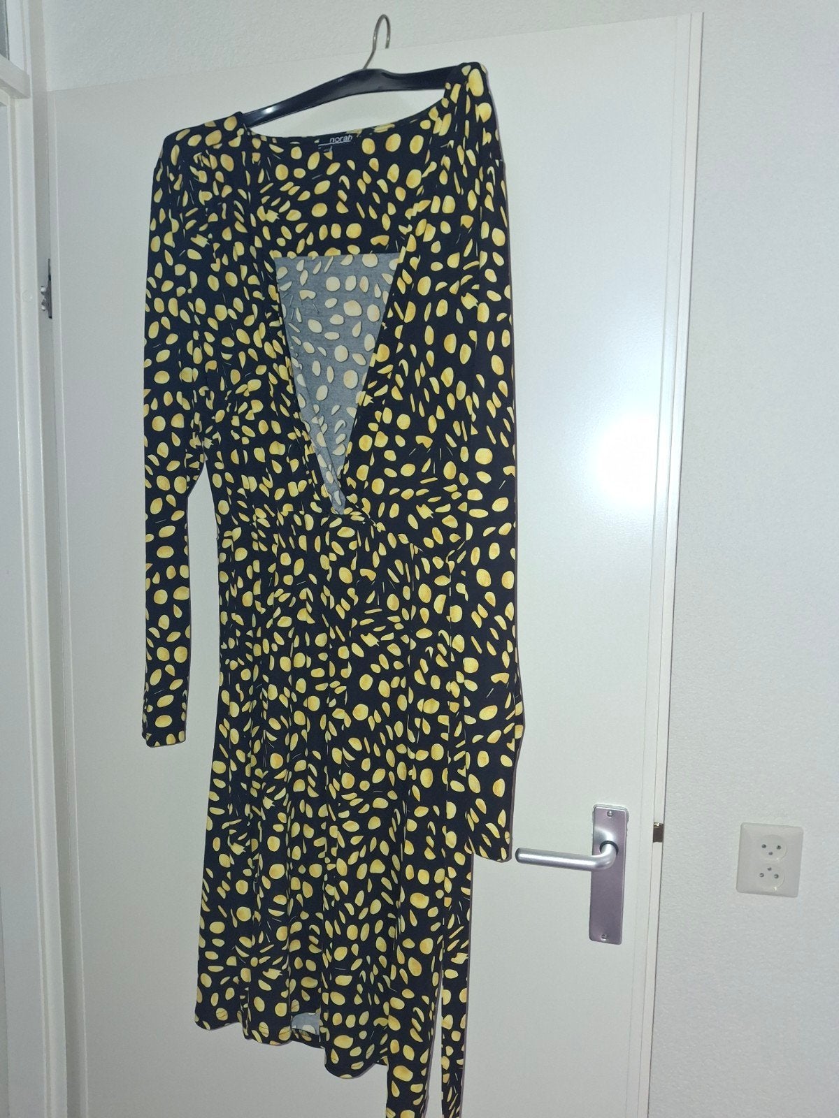 Norah Jurk Zwart Geel Lange Mouwen Maat 44, Kleding | Dames, Jurken, Ophalen, Zwart, Maat 42/44 (L), Norah