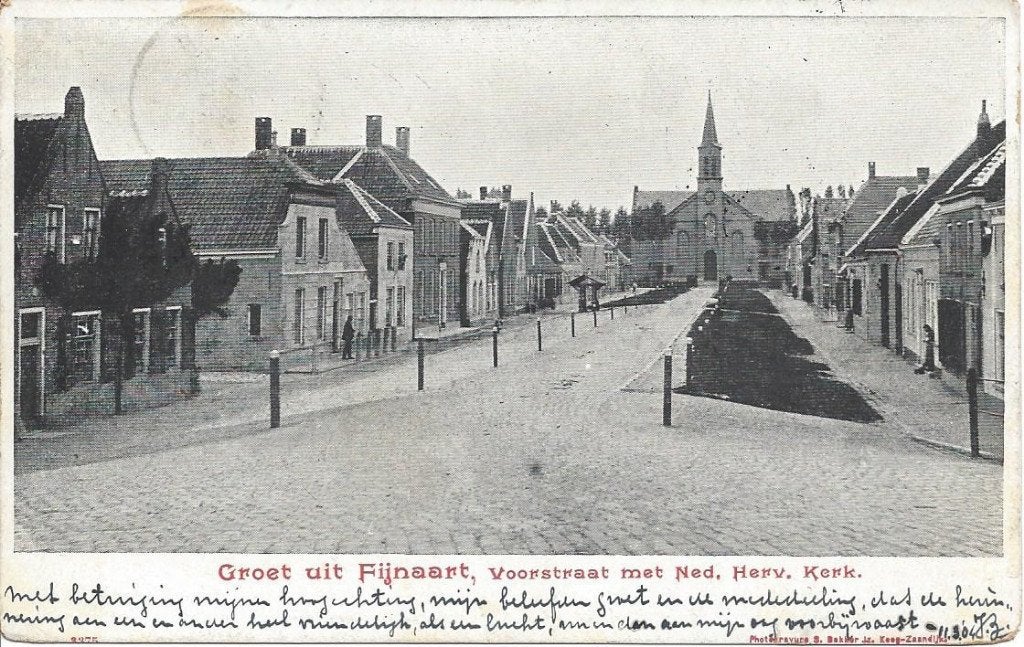 Fijnaart (N.Br.) Voorstraat met Ned. Herv. Kerk gelopen 1904, Ophalen of Verzenden, Voor 1920, Gelopen, Noord-Brabant