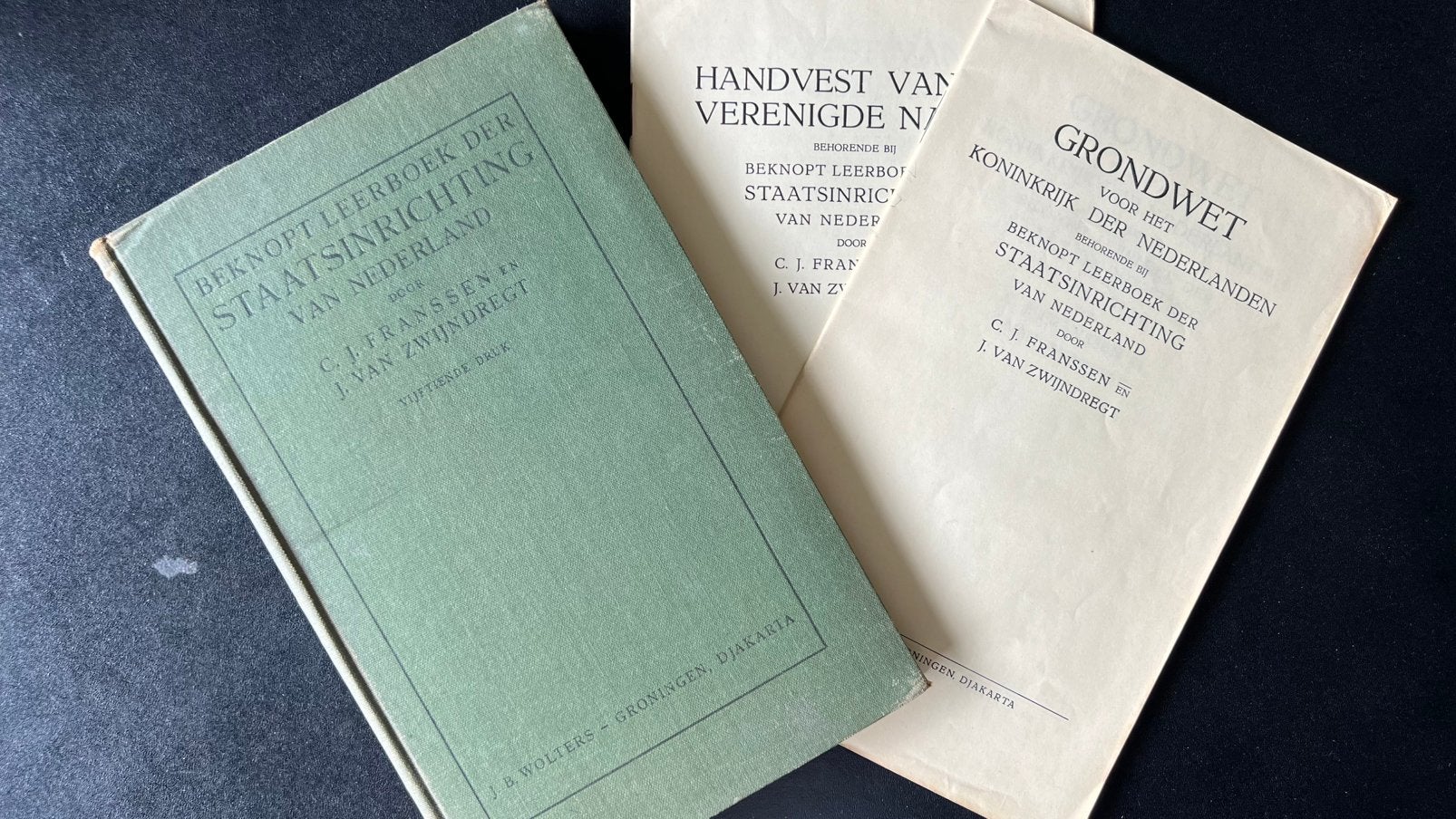 Beknopt Leerboek der Staatsinrichting van Nederland, Boeken, Ophalen of Verzenden, Gelezen