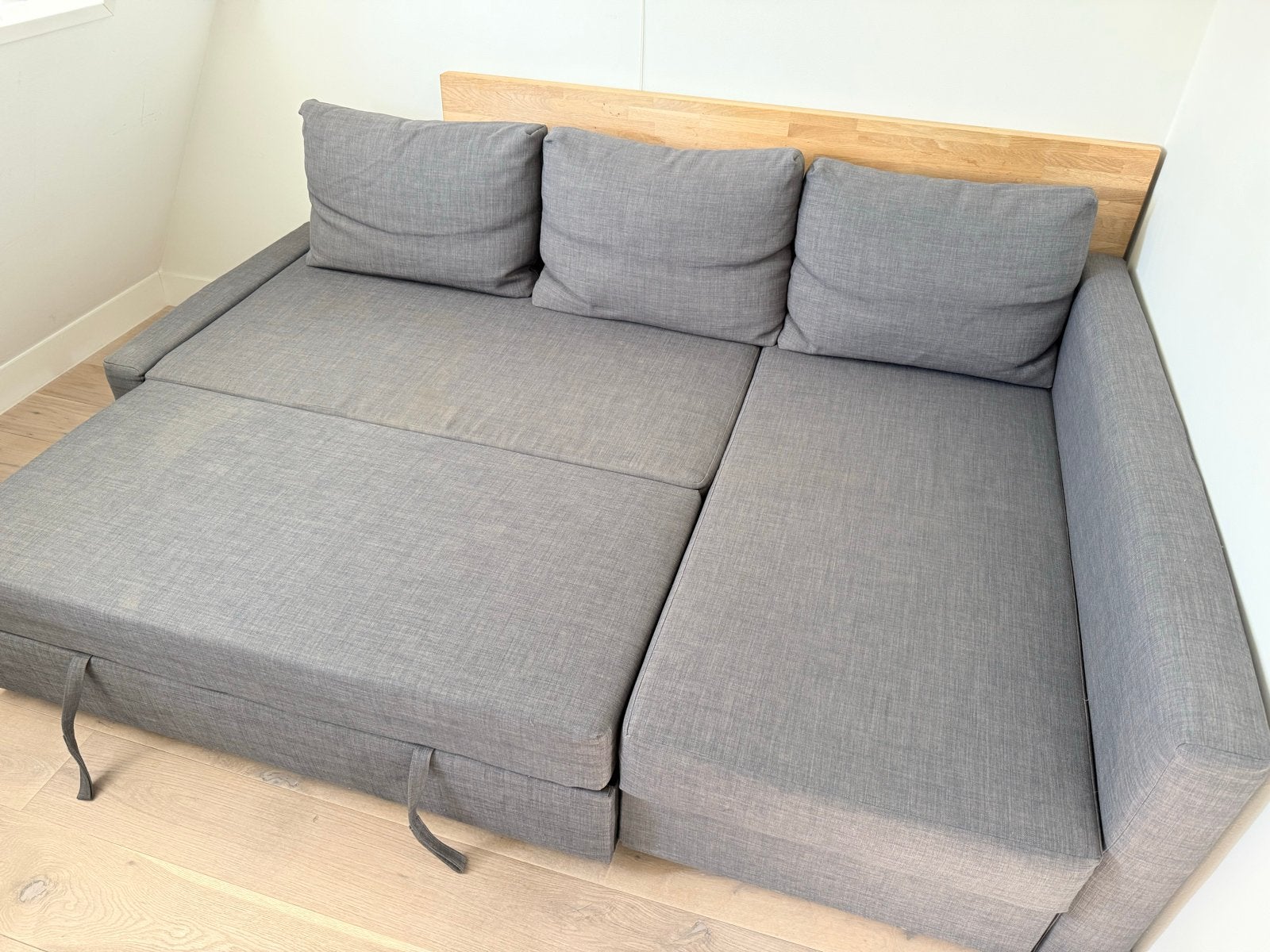 IKEA FRIHETEN slaapbank, grijs, met opbergruimte, Huis en Inrichting, Ophalen, Gebruikt, Tweepersoons, Overige maten