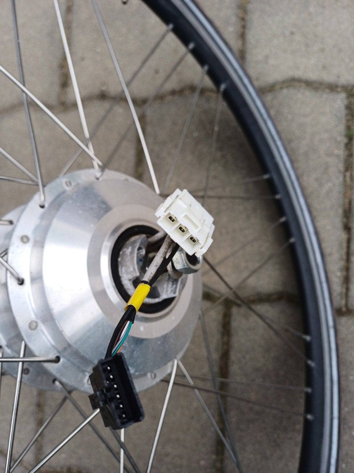 Voorwiel met Sanyo motor Sparta Emotion C3 28 inch, Ophalen
