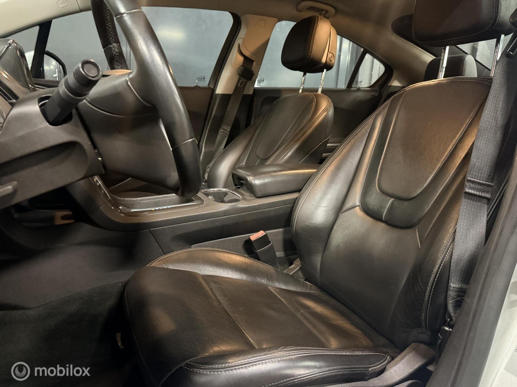 Opel Ampera 1.4 leder/stoelverwarming/trekhaak/pdc/bose, Auto's, Euro 5, 4 cilinders, 4 stoelen, Bedrijf