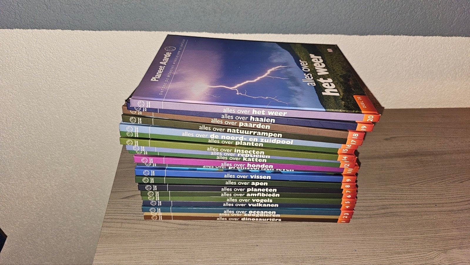20 delige boekenreeks planeet aarde, Boeken, Ophalen of Verzenden
