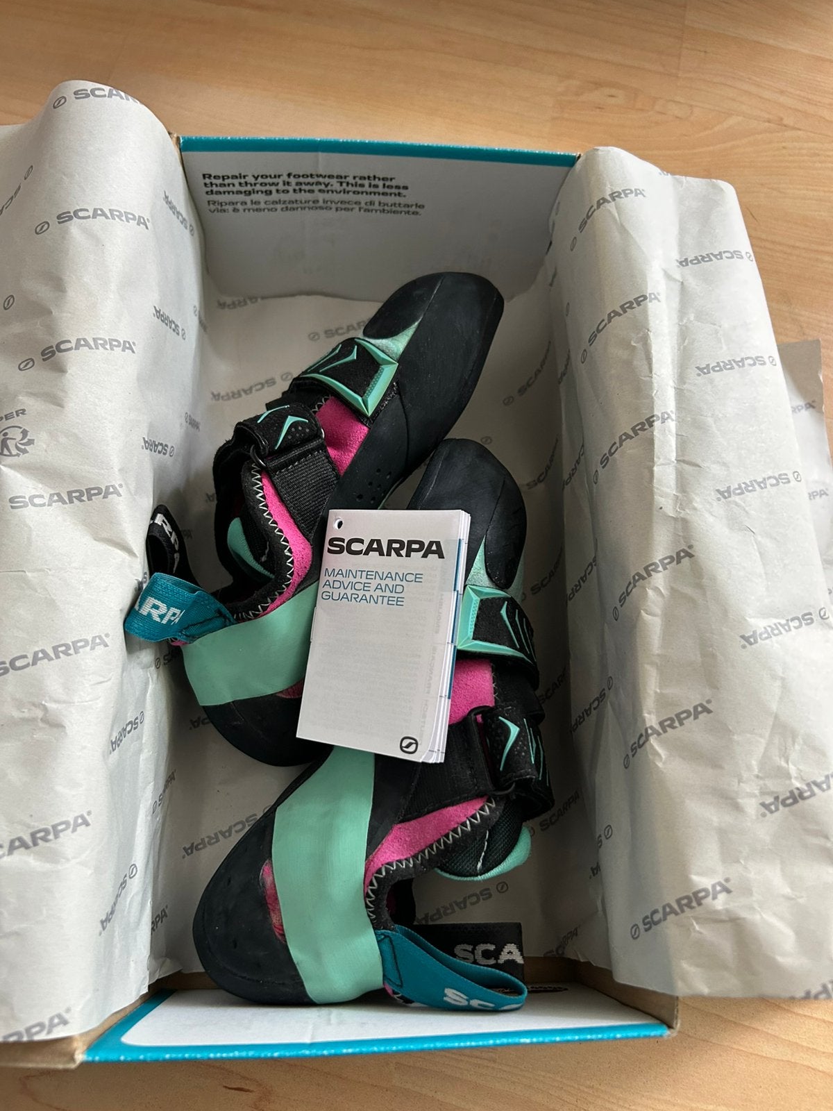 Scarpa vapor v wmn boulder shoes, Sport en Fitness, Klimsport, Ophalen of Verzenden, Zo goed als nieuw, Klimsportschoenen