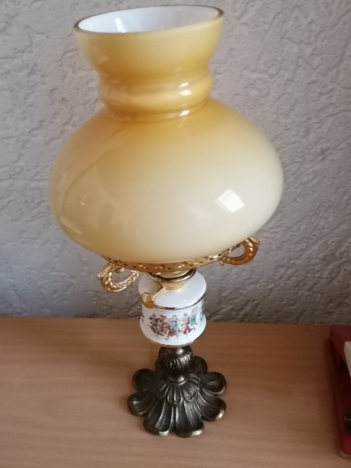 Vintage Tafellamp met Opale Kap en Bronzen Voet, Ophalen of Verzenden